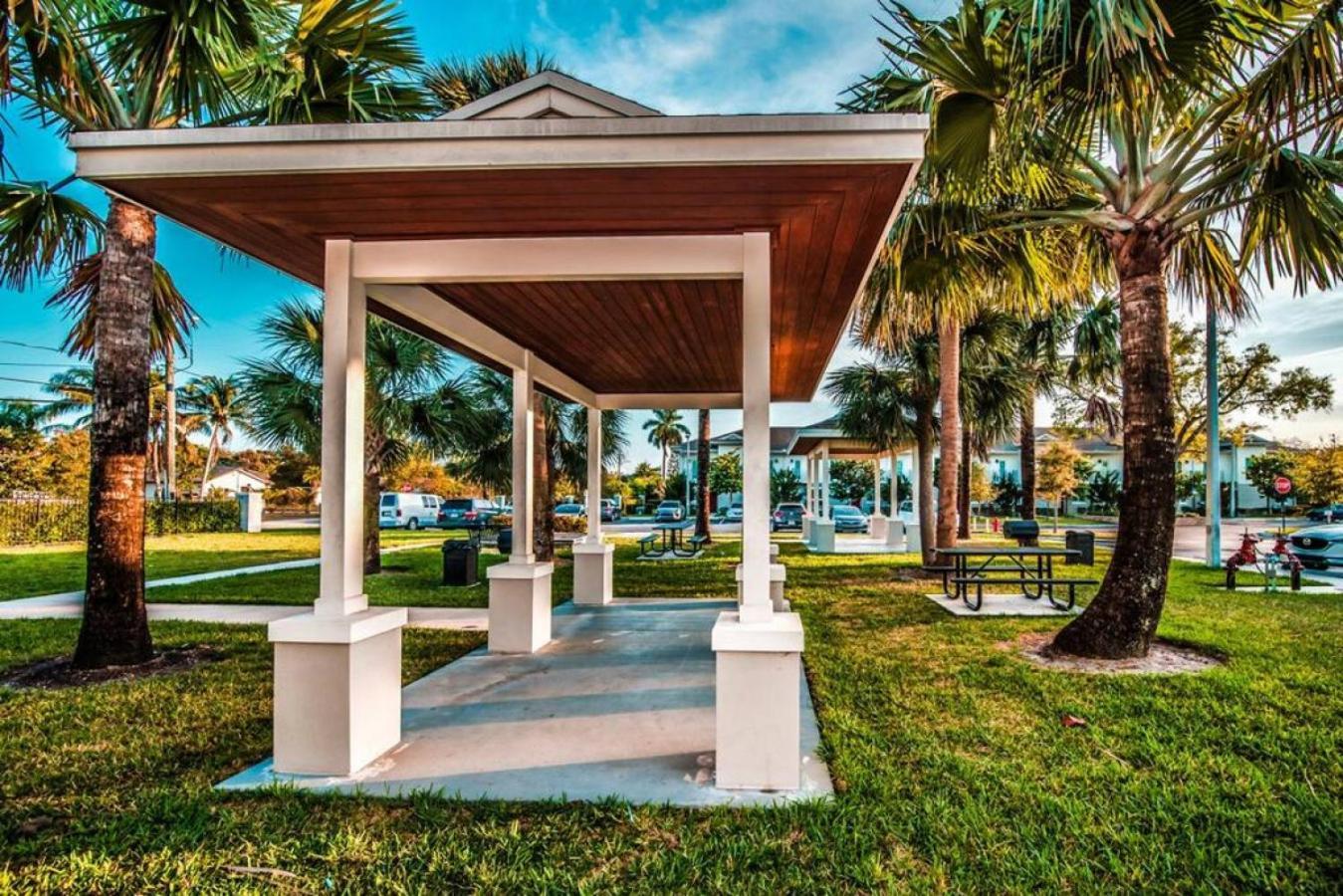 Lilly At Aviara Lake Worth Lake Worth Beach Exterior photo