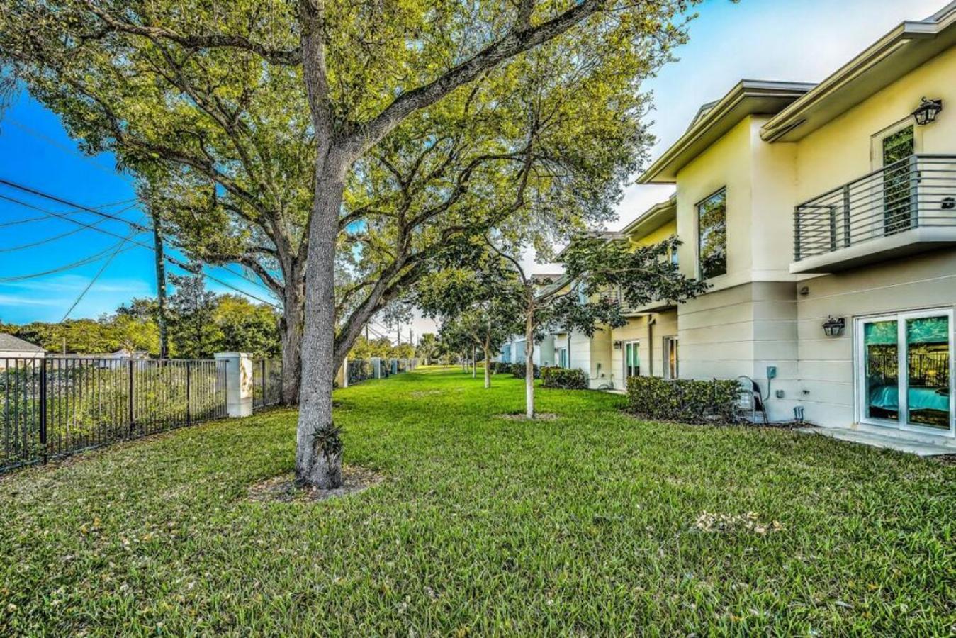 Lilly At Aviara Lake Worth Lake Worth Beach Exterior photo